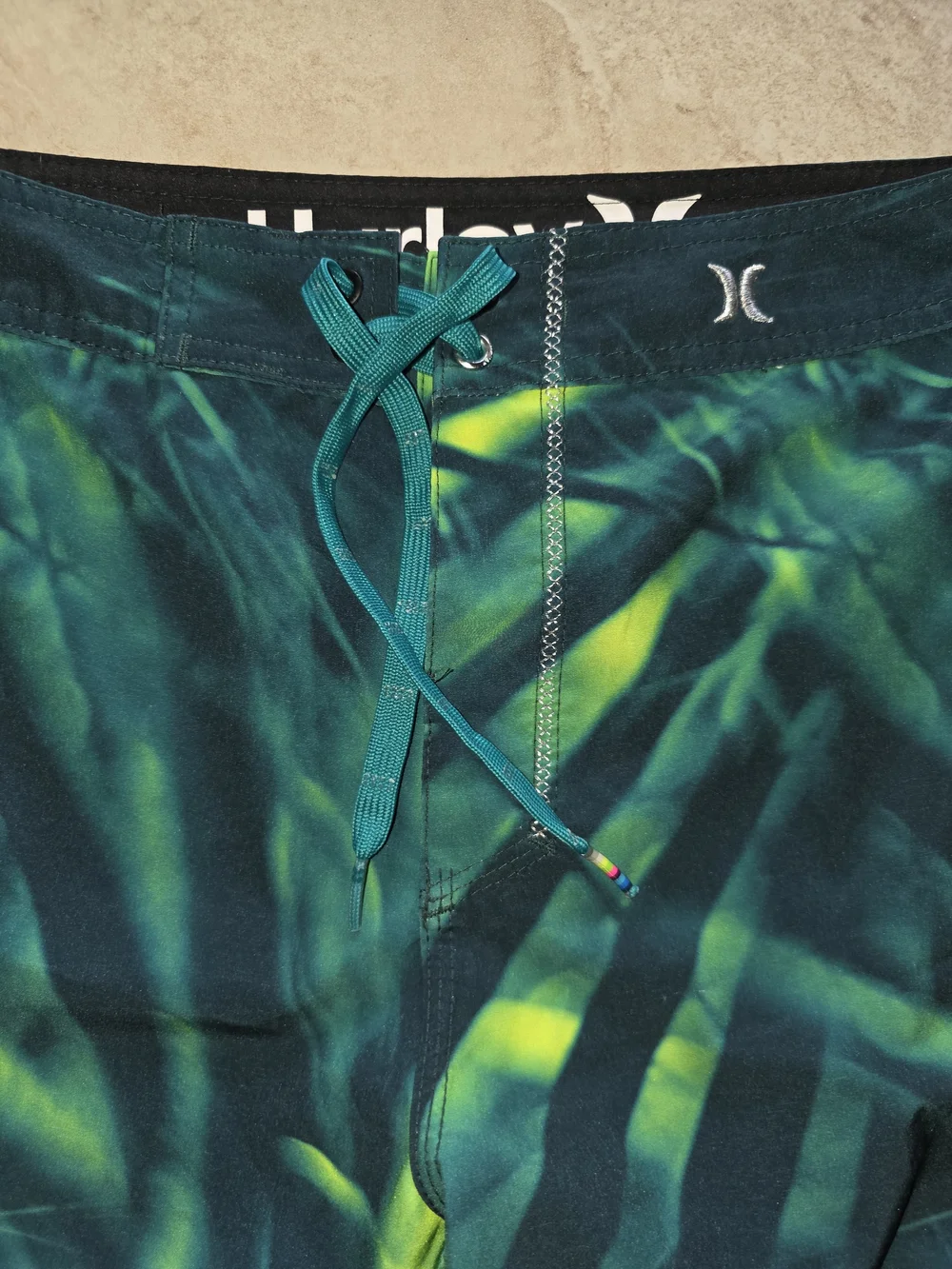 Hurley men swim